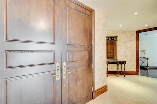 Building Photo - 16047 Collins Ave