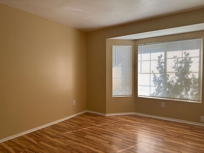 Building Photo - CAA4