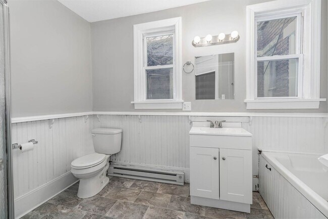 Building Photo - 3 Bedroom 1 Bathroom home in Harrisburg, PA