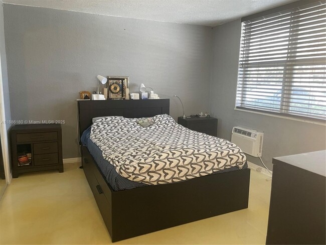 Building Photo - 1936 S Ocean Dr