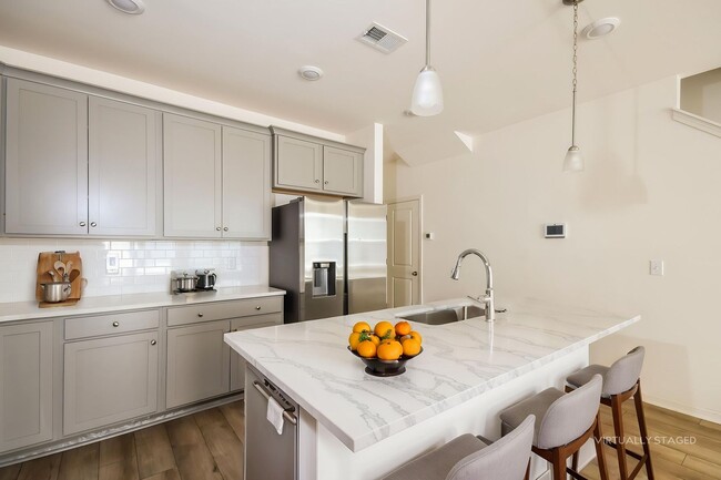 Building Photo - 438 Trotters Ln