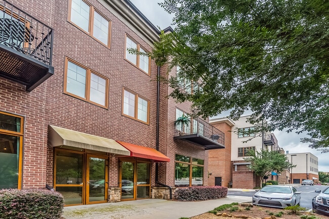 Building Photo - 1442 Dresden Dr