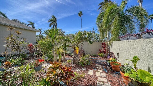 Building Photo - 1111 Mallorca Dr