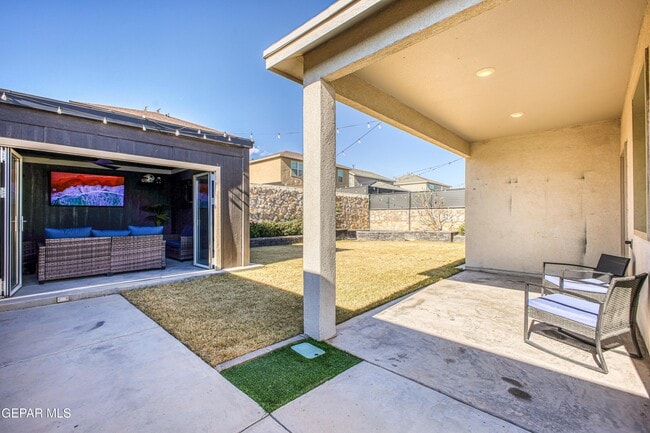 Building Photo - 1621 Sam Dominguez St