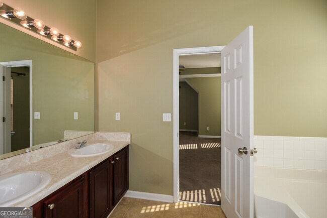 Building Photo - 137 Baywood Crossing