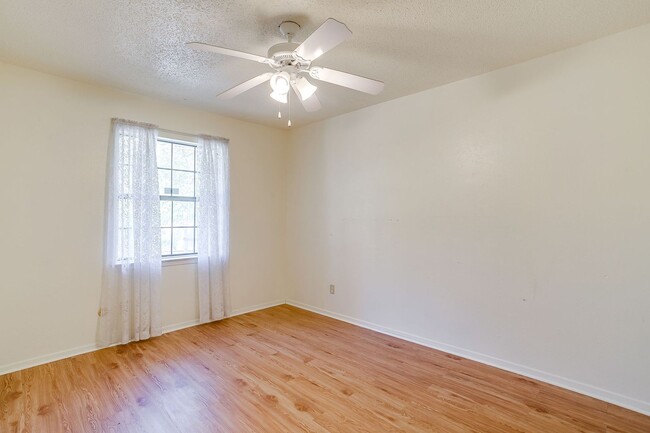 Building Photo - 3031 Las Vegas Trail