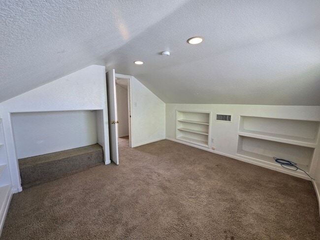Building Photo - 607 Avenue G