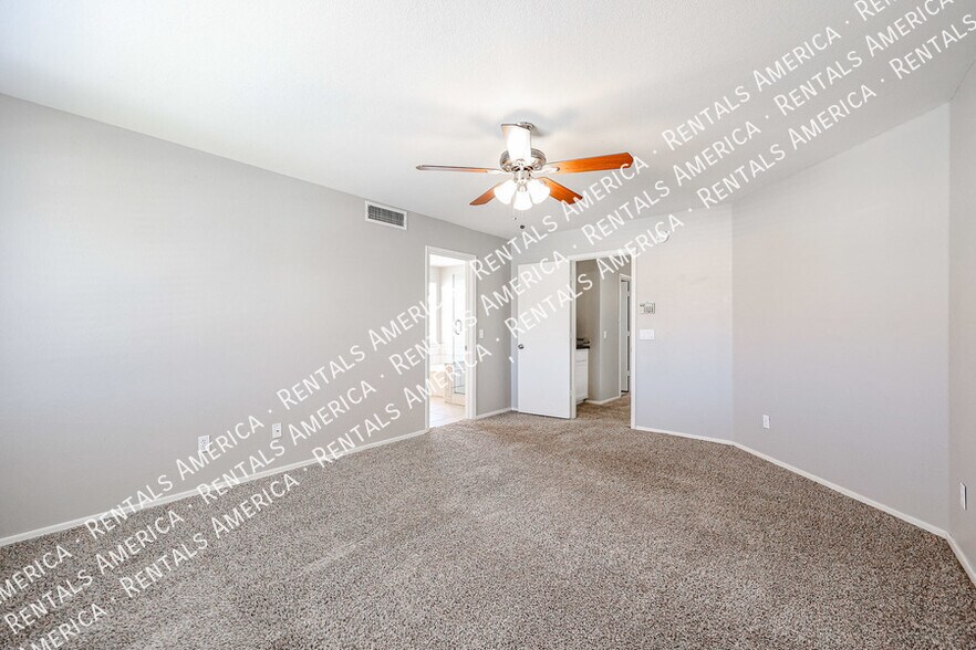Building Photo - 2361 W Myrtle Dr