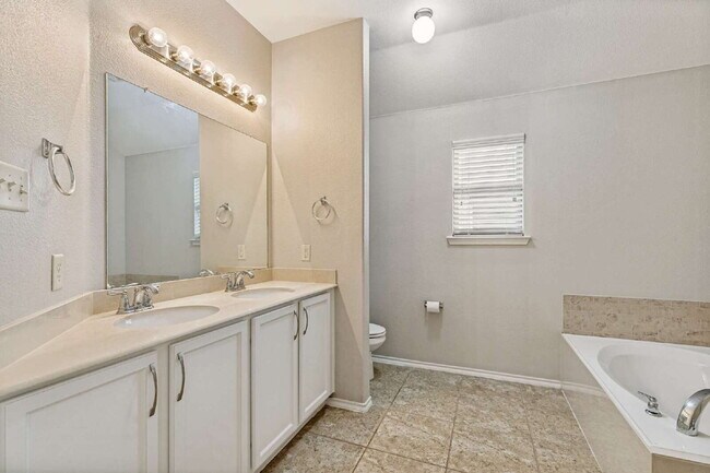 Building Photo - Modern Suburban Retreat in the Heart of McKinney