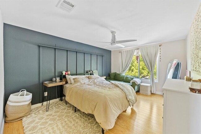 Building Photo - 722 Decker Prairie Dr