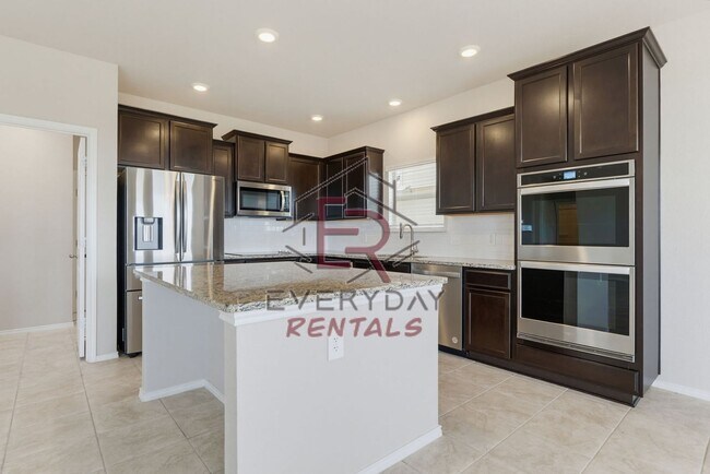 Building Photo - 2102 Gadwall Dr