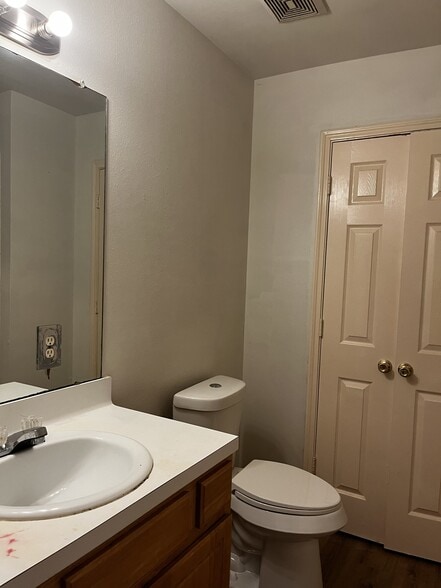 bathroom 2 - 11807 Chetman Dr