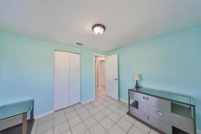Building Photo - 6025 Florida Cir S
