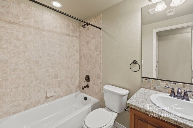 Building Photo - BEAUTIFUL 4BD + BONUS ROOM/3BA/3 CAR GARAG...