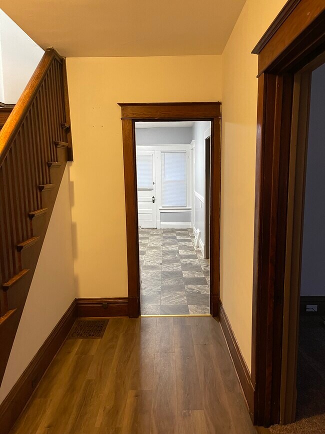 Building Photo - 1220 11th St