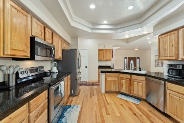 Building Photo - 11770 Leavenworth Dr