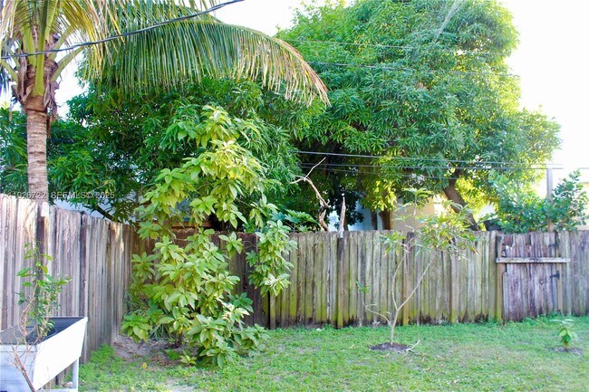 Building Photo - 300 SW 8th St