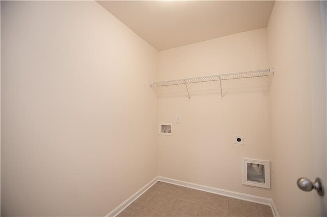 Building Photo - 5863 Krim Dr