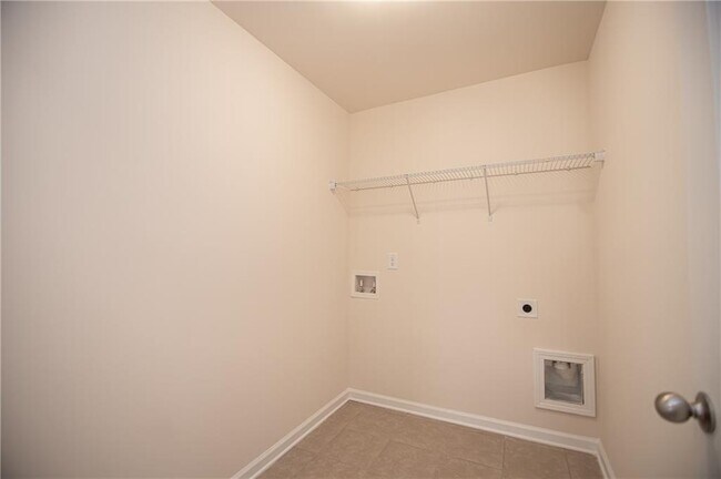 Building Photo - 6045 Williams Rd