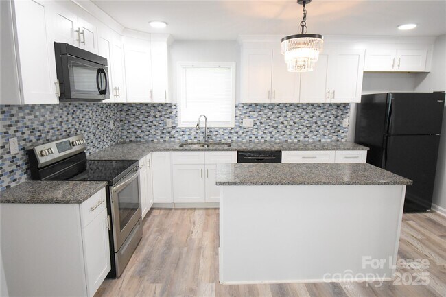 Building Photo - 6628 Cool Water Ct