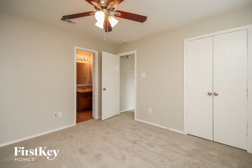 Building Photo - 2655 Cyrus Hill Dr