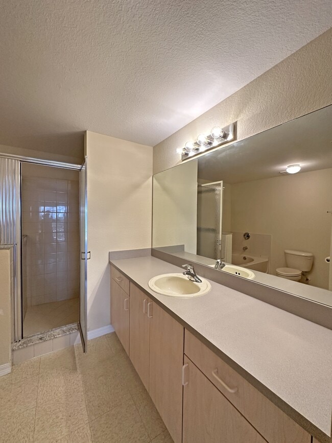 Building Photo - 110 SW Peacock Blvd