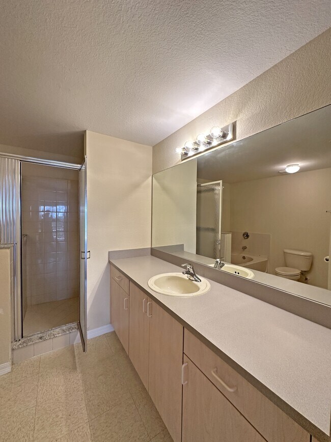 Building Photo - 110 SW Peacock Blvd