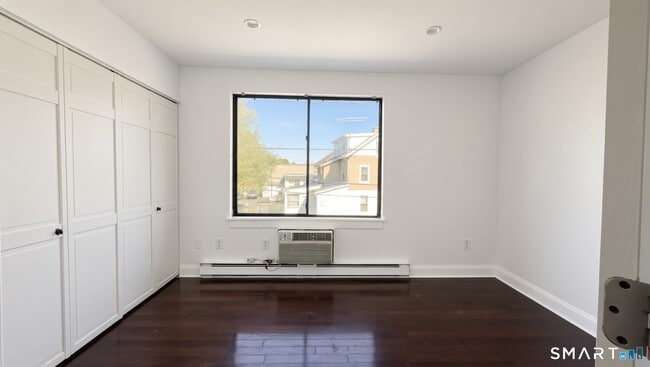 Building Photo - 84 Taylor Ave