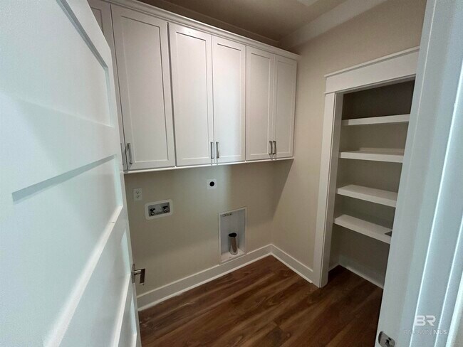 Building Photo - 5126 Pine Rd