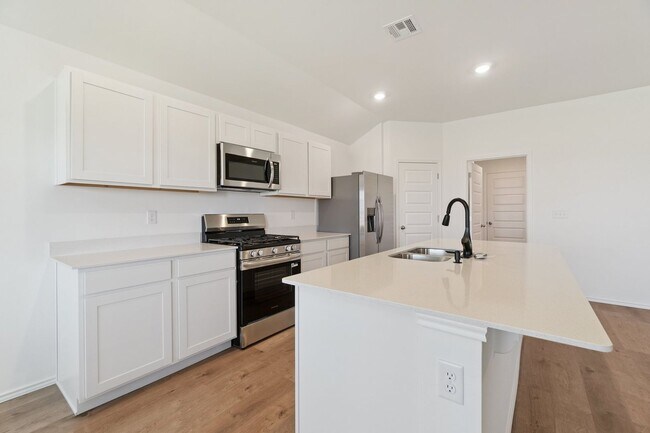 Building Photo - Edmond Rental