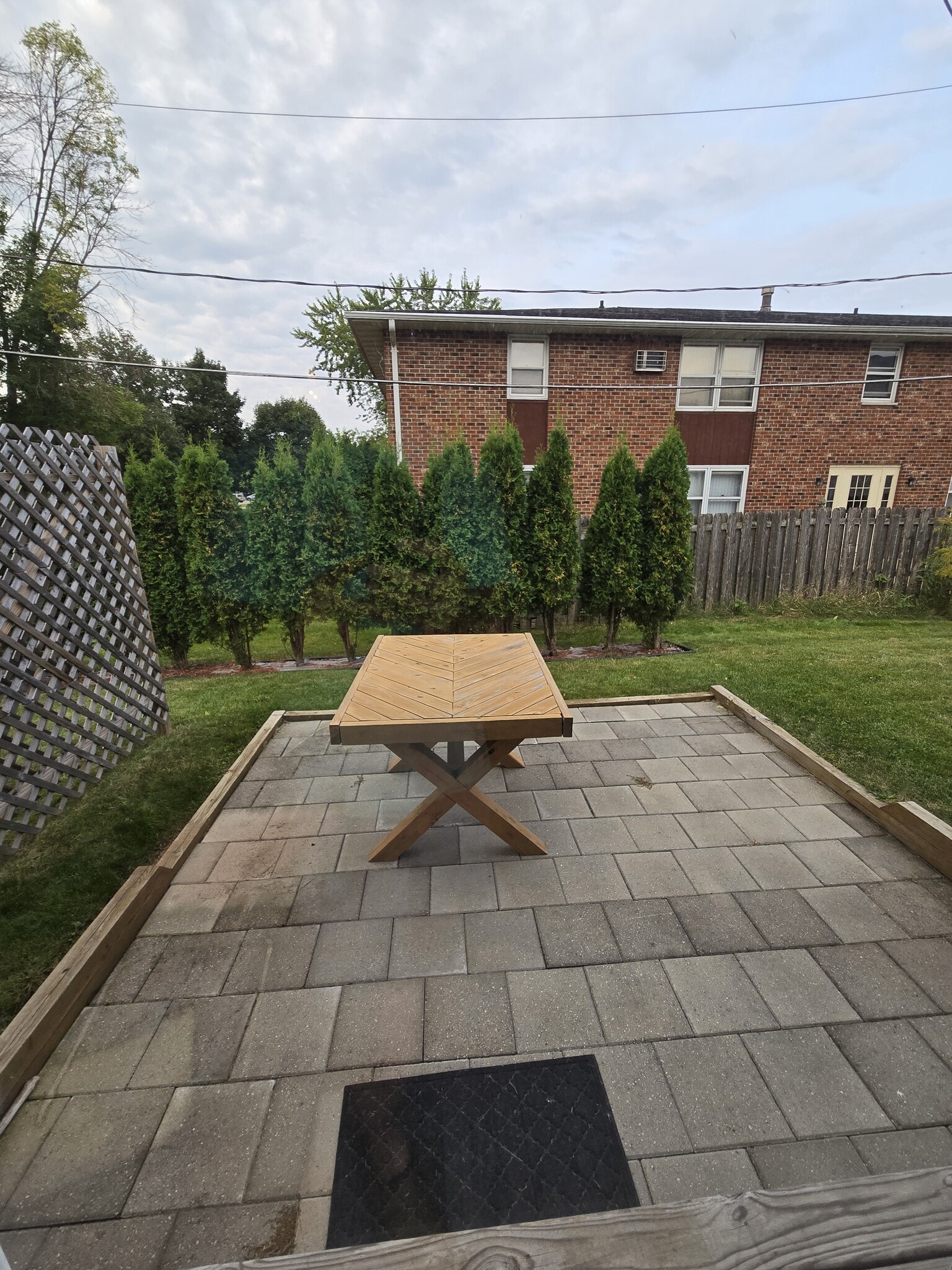 Building Photo - 2370 Manitowoc Rd