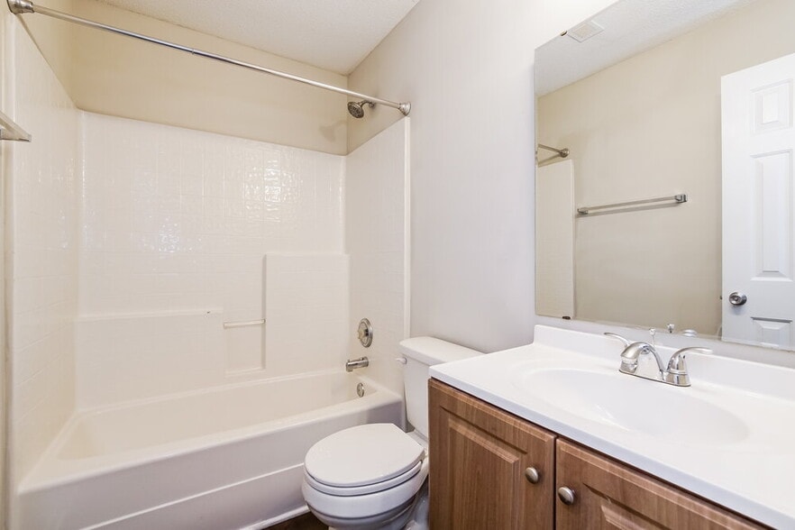 Building Photo - 3917 Apperson Dr