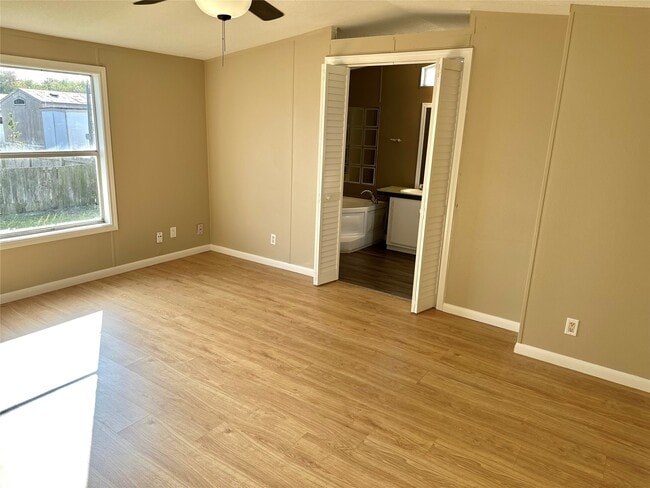 Building Photo - 4602 Durant Ave