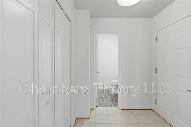 Building Photo - 1020 N Stafford St