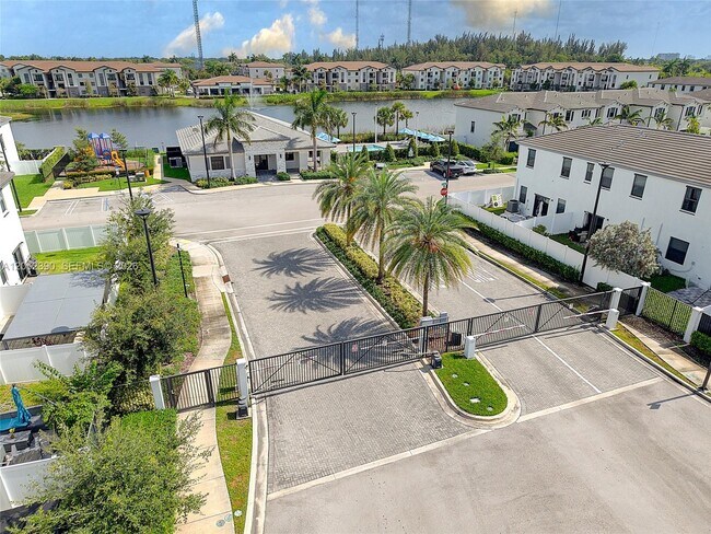Building Photo - 20369 NW 5th Ct