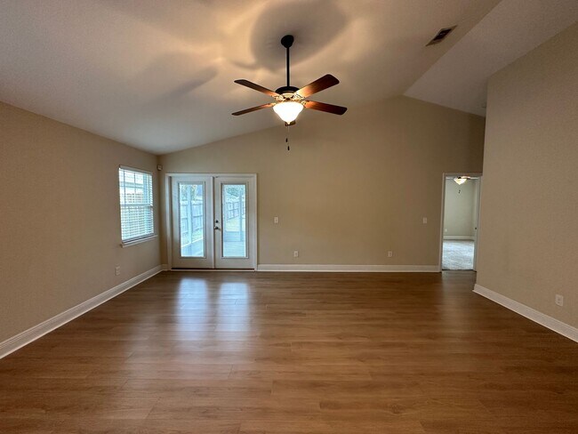 Building Photo - 3 bed 2 bathroom home in Avalon Estates in Milton!