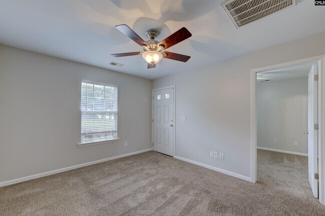 Building Photo - 628 Candytuft Ln