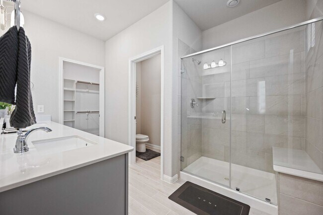 Building Photo - 16106 Oregon Oak Dr