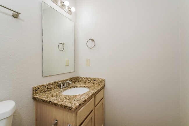 Building Photo - 1278 Kenwood Dr