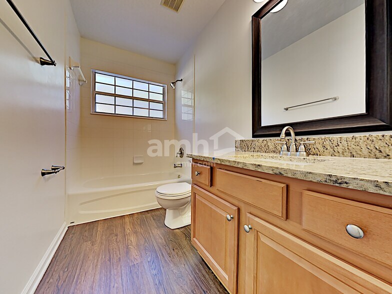 Building Photo - 656 Hampton Downs Ct