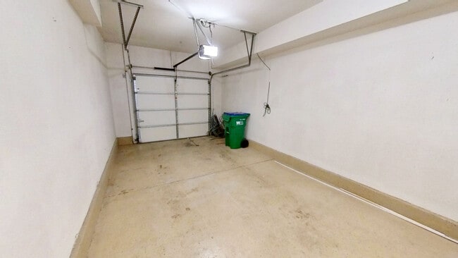 Garage - 37 Spanish Lace