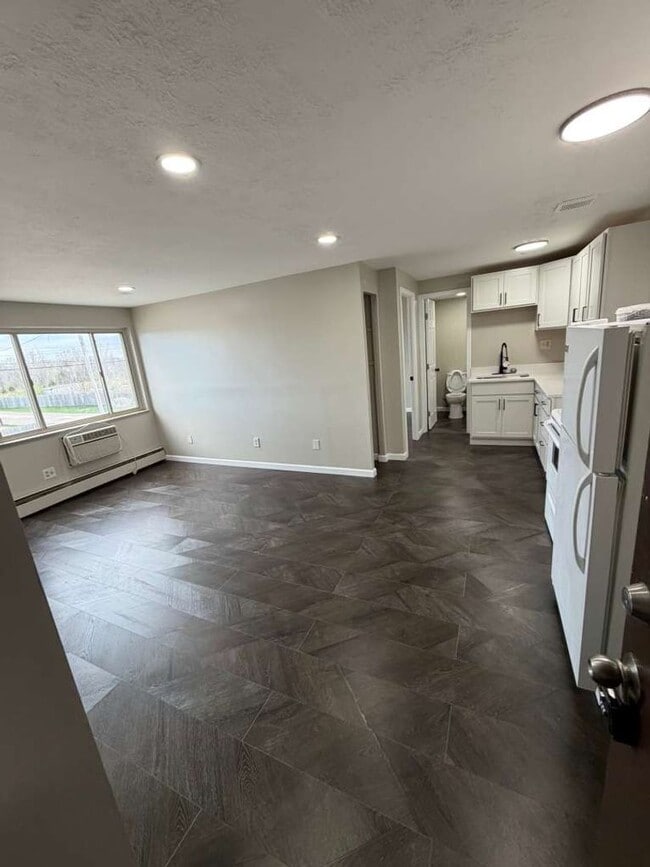 Interior Photo - 3317 Henninger Rd