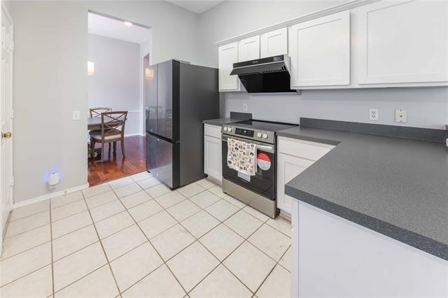 Building Photo - 2405 Pinehurst Ct