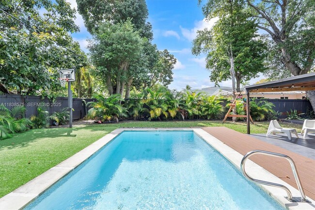 Building Photo - 266 NE 117th St