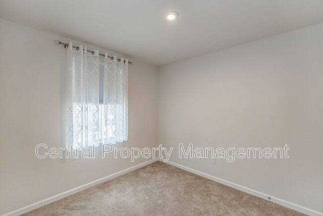 Building Photo - 225 Coldwater Creek Ct