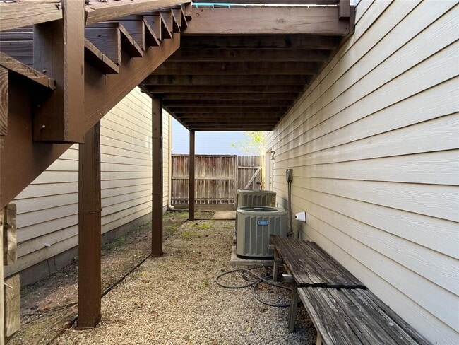 Building Photo - 5899 Fairdale Ln