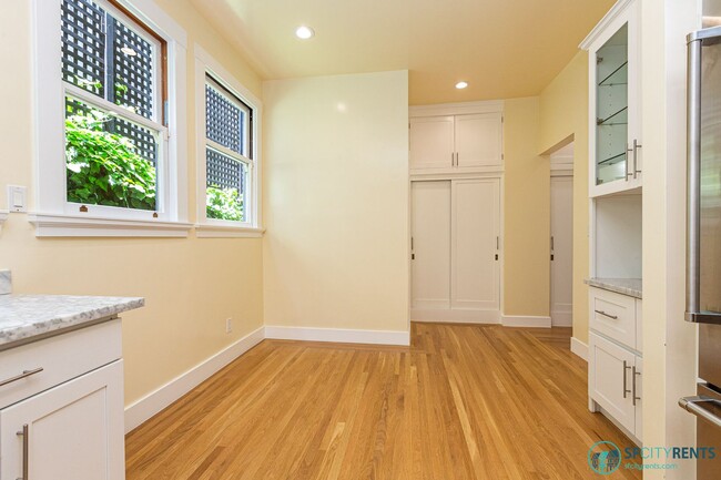 Building Photo - Pacific Heights: Remodeled Single Family H...