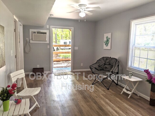 Building Photo - 105 Linden St