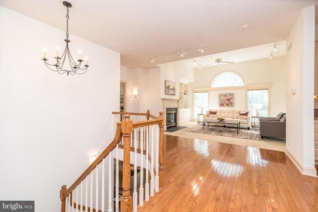 Building Photo - 5812 Hickory Hollow Ln