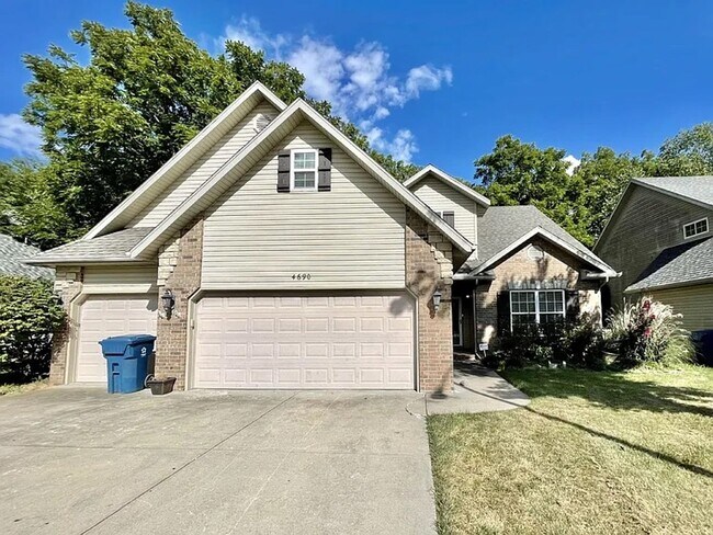 Primary Photo - Here is your chance for a fancy 4 bedroom,...